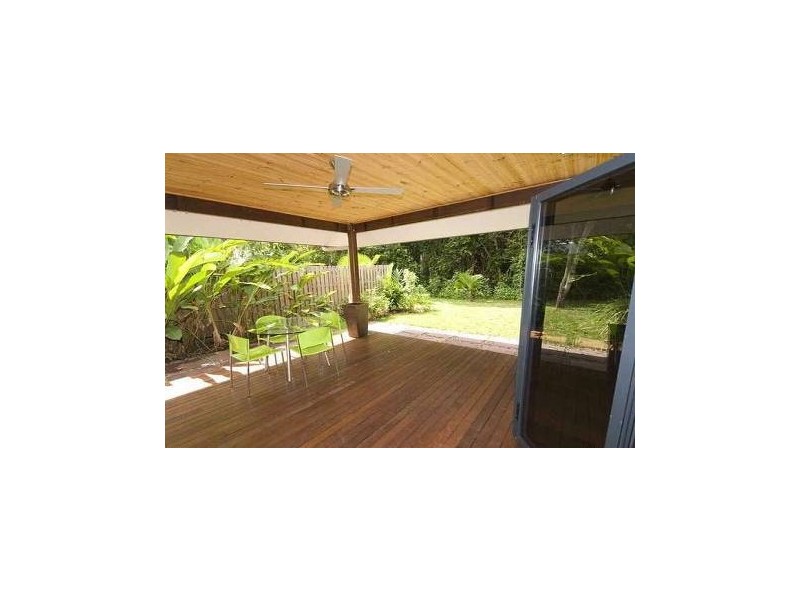 3 Muller Street, Palm Cove QLD 4879