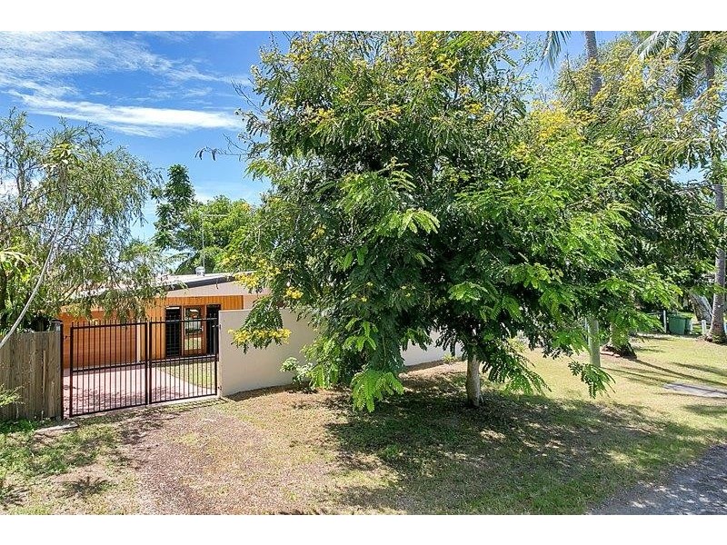 98 Marshall Street, Machans Beach QLD 4878