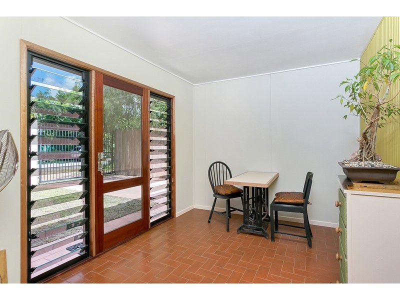98 Marshall Street, Machans Beach QLD 4878