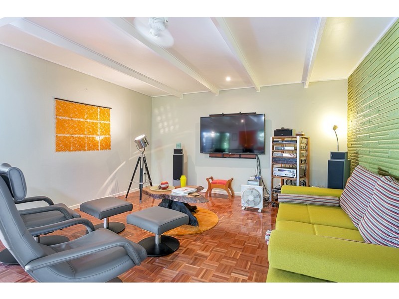 98 Marshall Street, Machans Beach QLD 4878