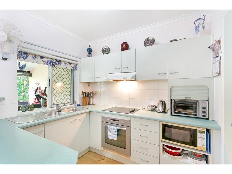 10/1 McGregor St, Mooroobool QLD 4870