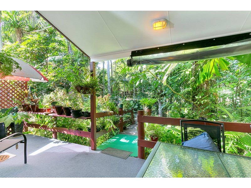 10/1 McGregor St, Mooroobool QLD 4870