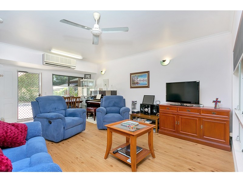 10/1 McGregor St, Mooroobool QLD 4870