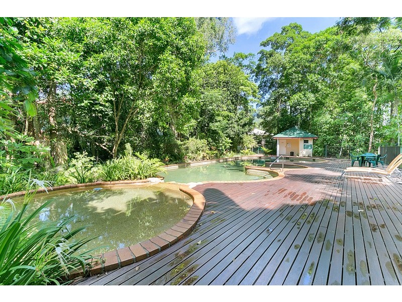 10/1 McGregor St, Mooroobool QLD 4870