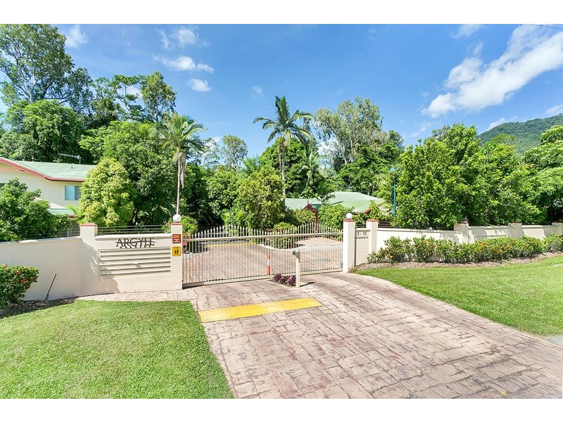 10/1 McGregor St, Mooroobool QLD 4870