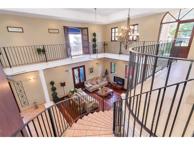 24 Trivia St, Palm Cove QLD 4879