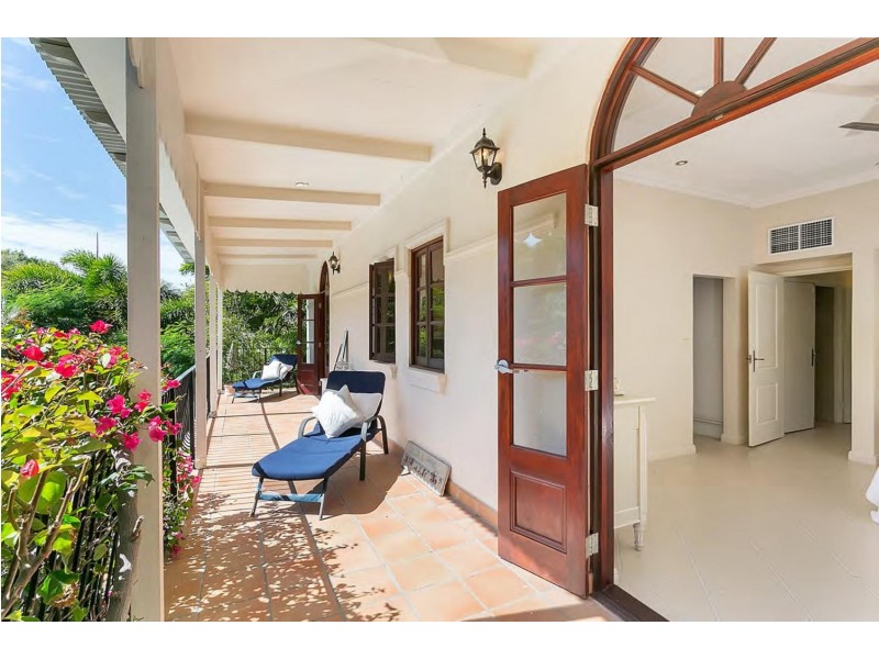 24 Trivia St, Palm Cove QLD 4879