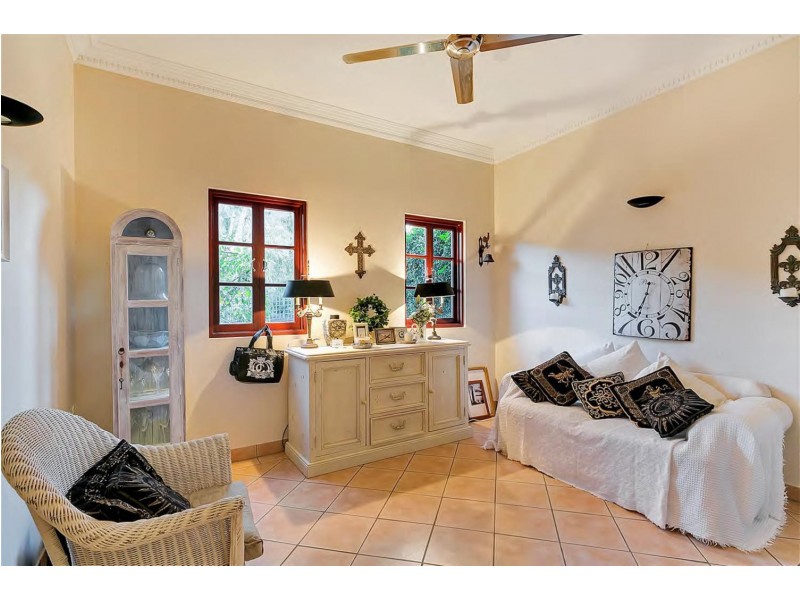 24 Trivia St, Palm Cove QLD 4879