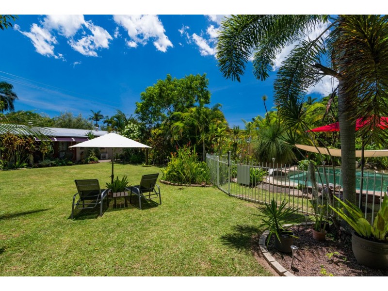 59 Veivers Rd, Palm Cove QLD 4879