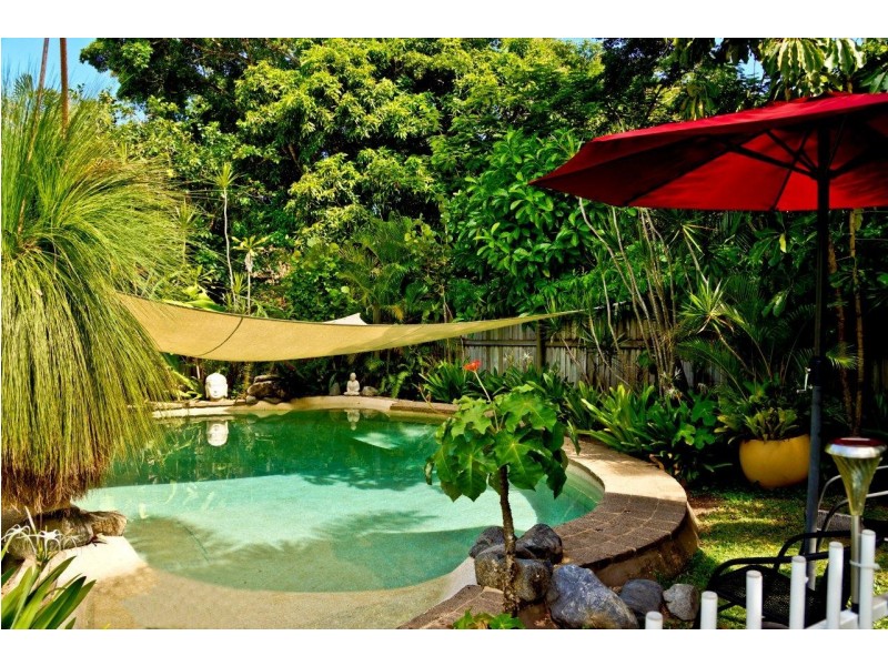 59 Veivers Rd, Palm Cove QLD 4879