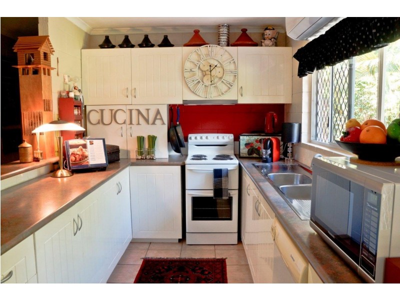 59 Veivers Rd, Palm Cove QLD 4879