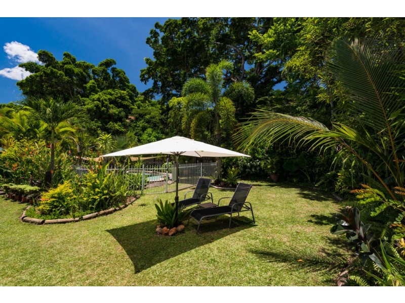 59 Veivers Rd, Palm Cove QLD 4879