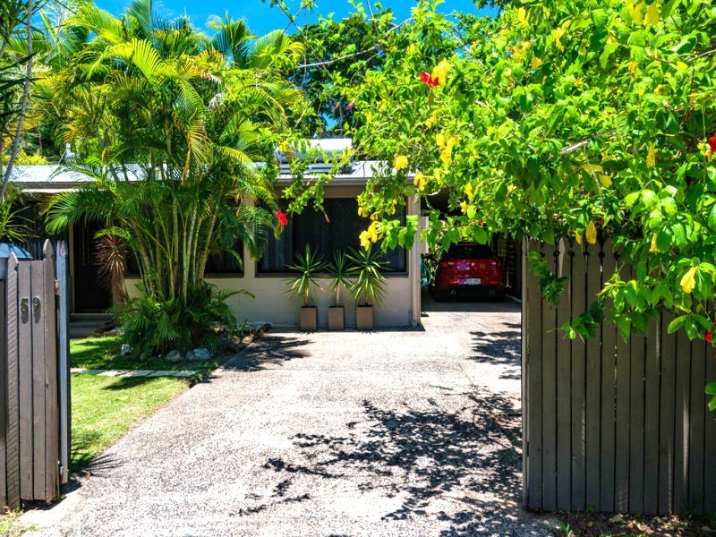 59 Veivers Rd, Palm Cove QLD 4879