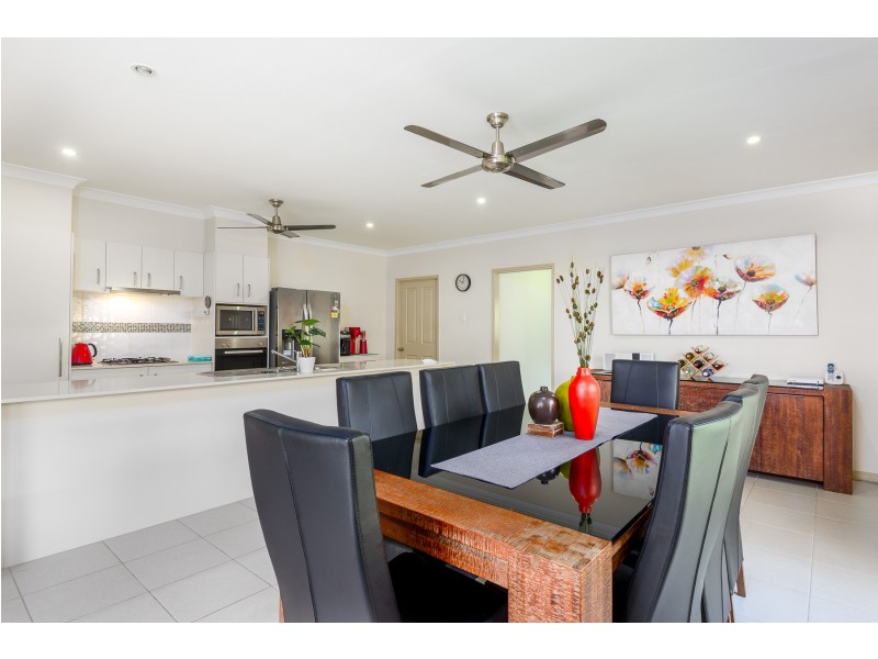 68 Veivers Rd, Palm Cove QLD 4879