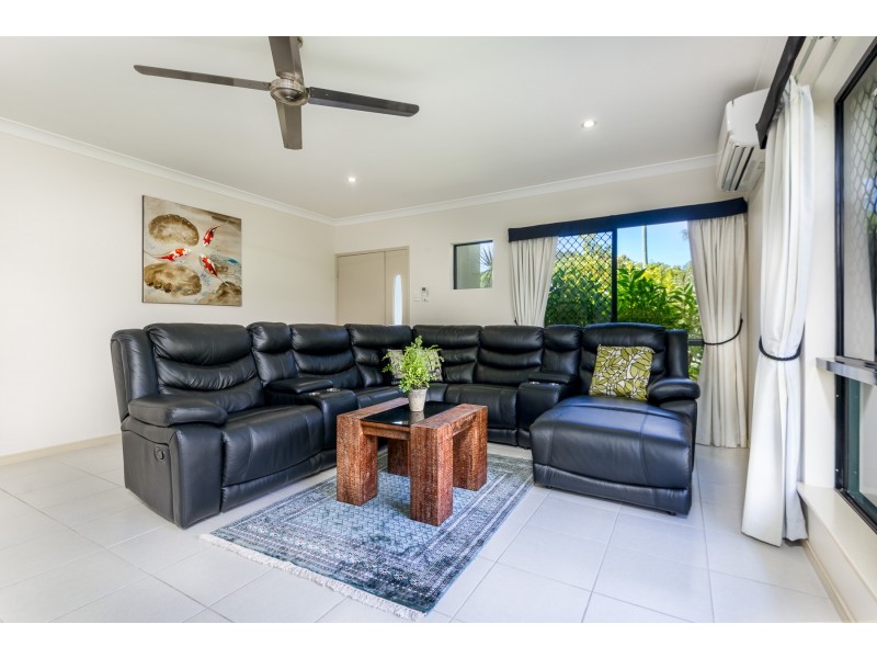 68 Veivers Rd, Palm Cove QLD 4879