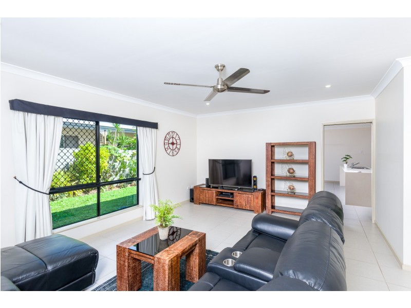 68 Veivers Rd, Palm Cove QLD 4879