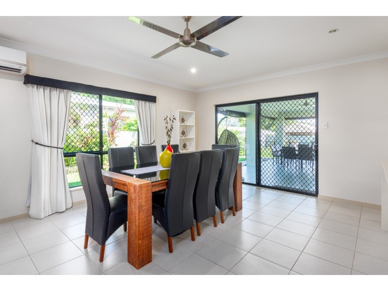 68 Veivers Rd, Palm Cove QLD 4879