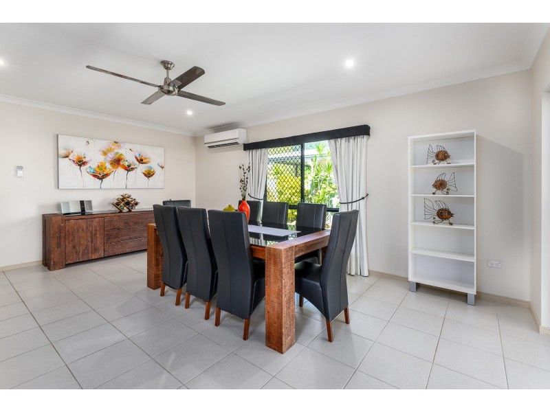 68 Veivers Rd, Palm Cove QLD 4879