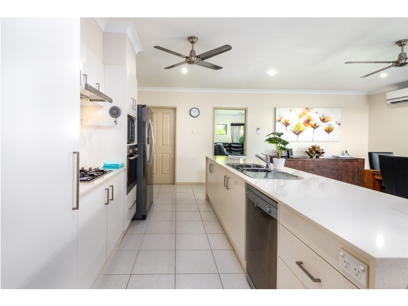 68 Veivers Rd, Palm Cove QLD 4879