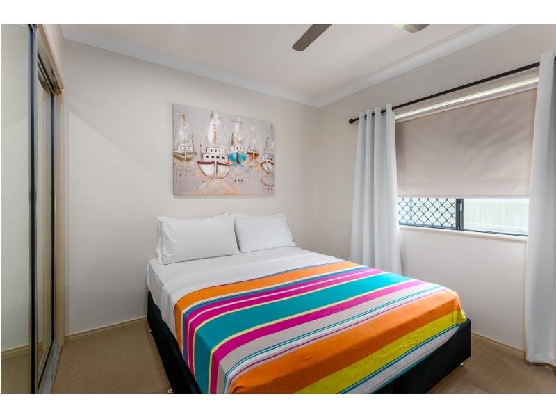 68 Veivers Rd, Palm Cove QLD 4879