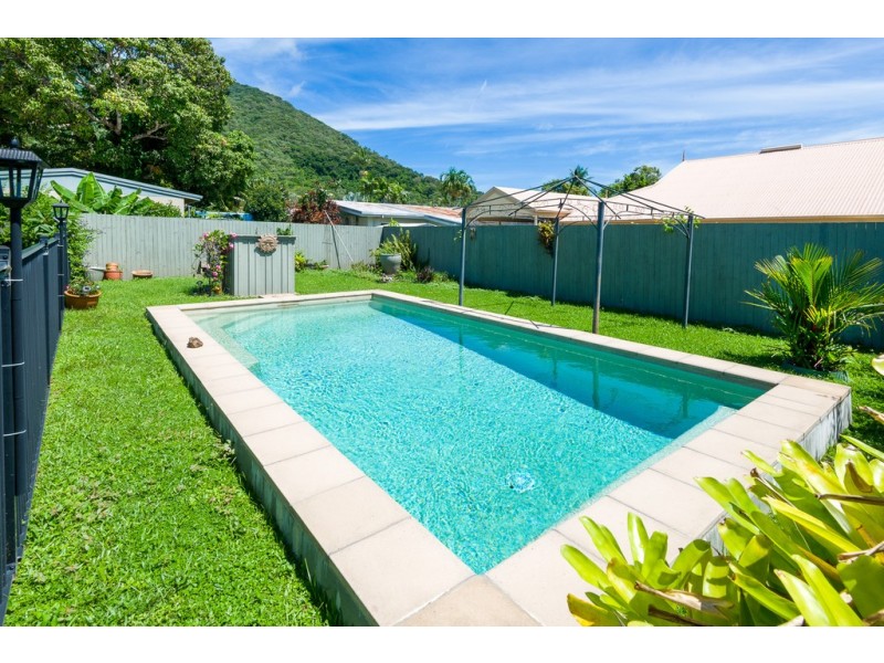 68 Veivers Rd, Palm Cove QLD 4879