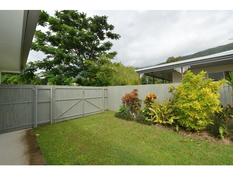 68 Veivers Rd, Palm Cove QLD 4879