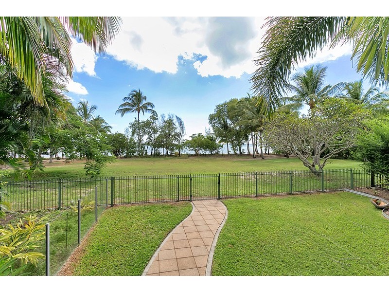 60 Kewarra Street, Kewarra Beach QLD 4879
