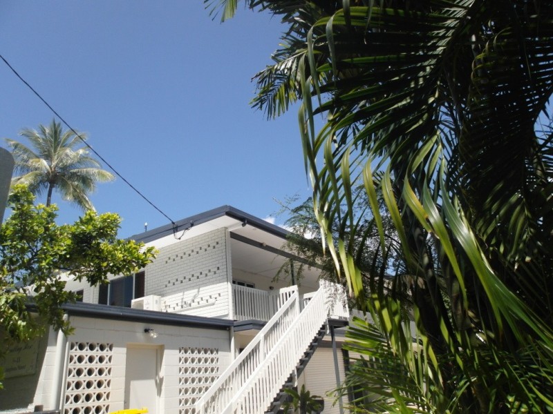 12/5-7 Amphora St, Palm Cove QLD 4879