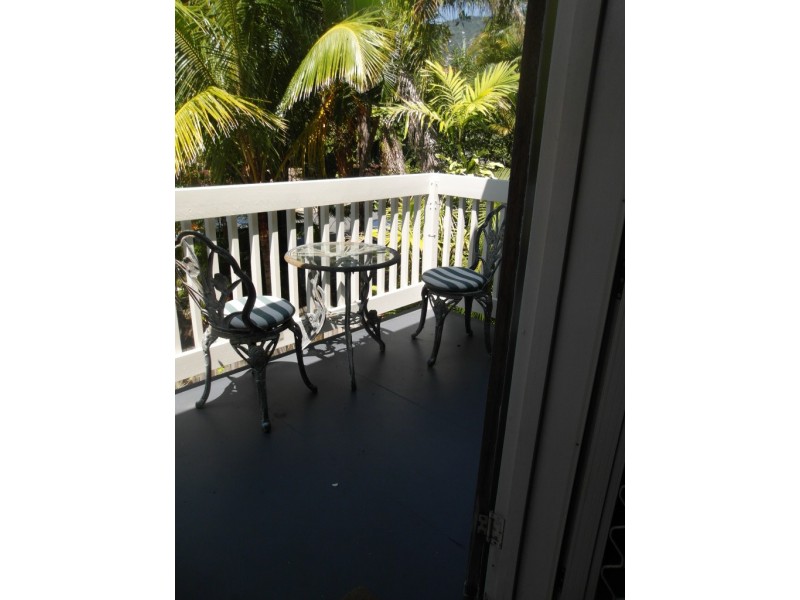 12/5-7 Amphora St, Palm Cove QLD 4879