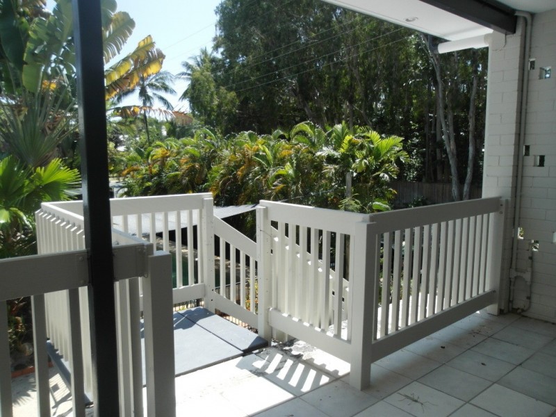 12/5-7 Amphora St, Palm Cove QLD 4879
