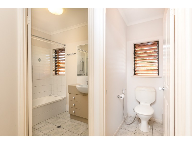 10/71-73 Cedar Road, Palm Cove QLD 4879