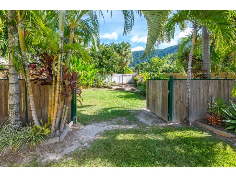 10/71-73 Cedar Road, Palm Cove QLD 4879