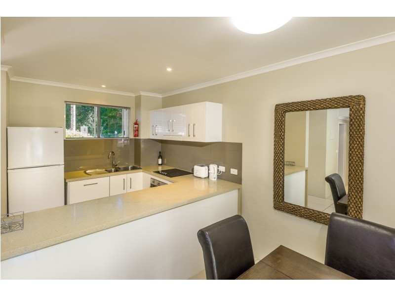 206 Coral Coast Drive, Palm Cove QLD 4879