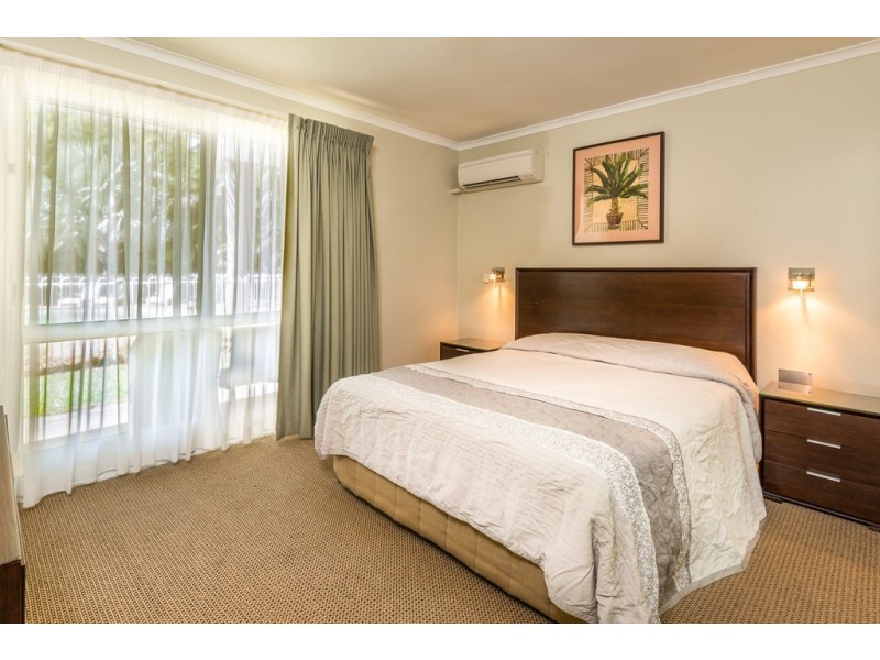 206 Coral Coast Drive, Palm Cove QLD 4879