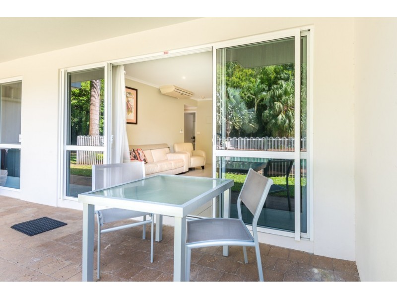 206 Coral Coast Drive, Palm Cove QLD 4879