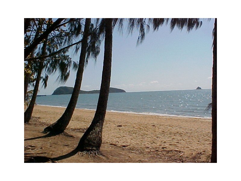 2/7 Harpa St, Palm Cove QLD 4879