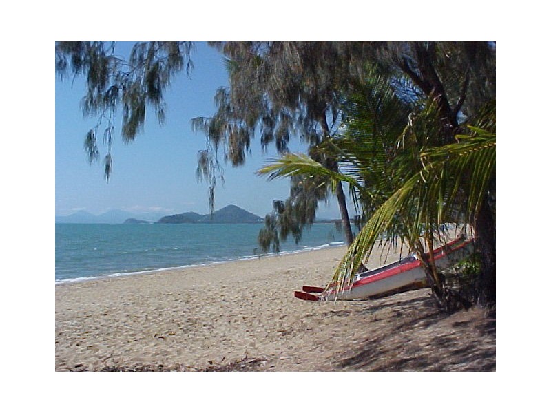 2/7 Harpa St, Palm Cove QLD 4879