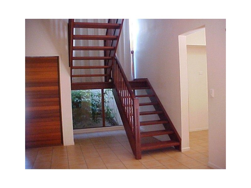 2/7 Harpa St, Palm Cove QLD 4879