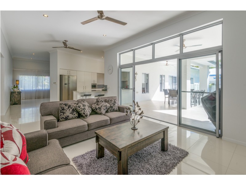 12-14 Lambus St, Palm Cove QLD 4879