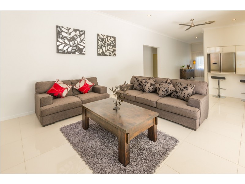 12-14 Lambus St, Palm Cove QLD 4879