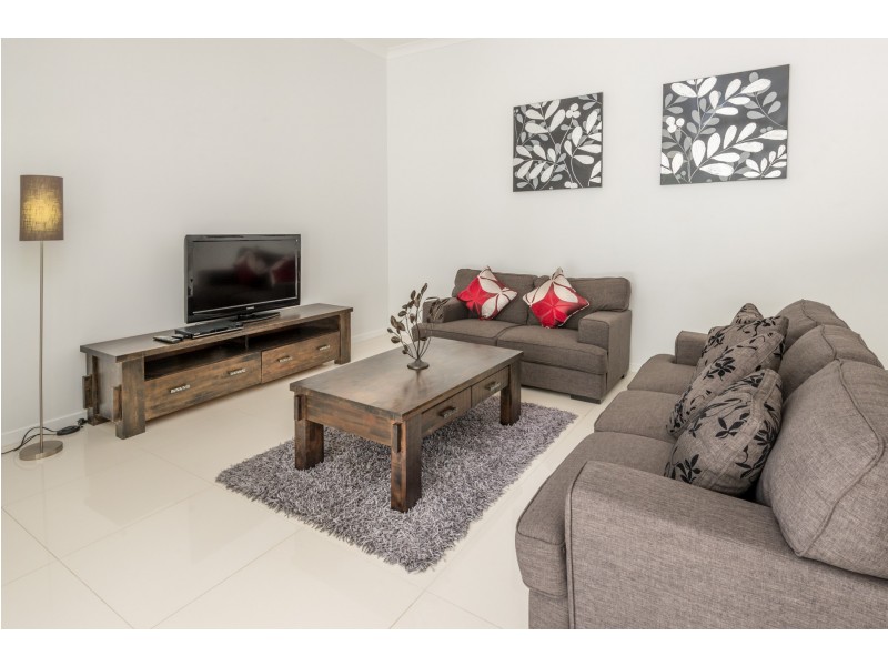 12-14 Lambus St, Palm Cove QLD 4879