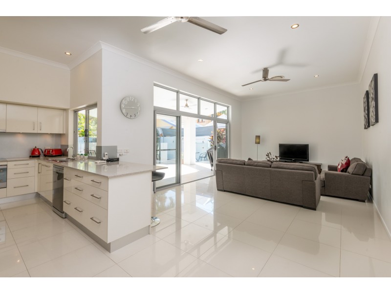 12-14 Lambus St, Palm Cove QLD 4879