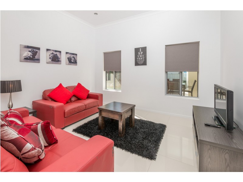 12-14 Lambus St, Palm Cove QLD 4879