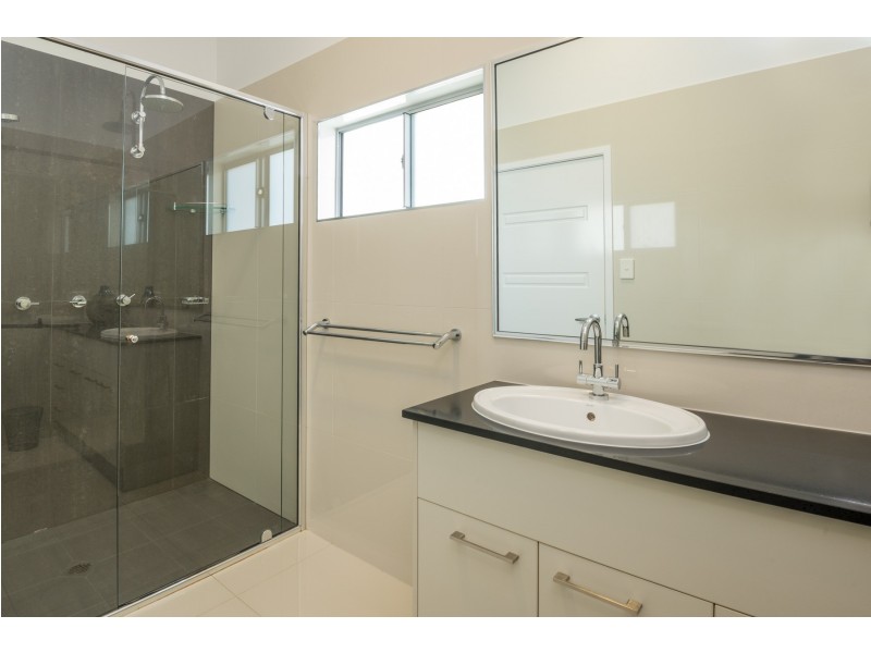 12-14 Lambus St, Palm Cove QLD 4879