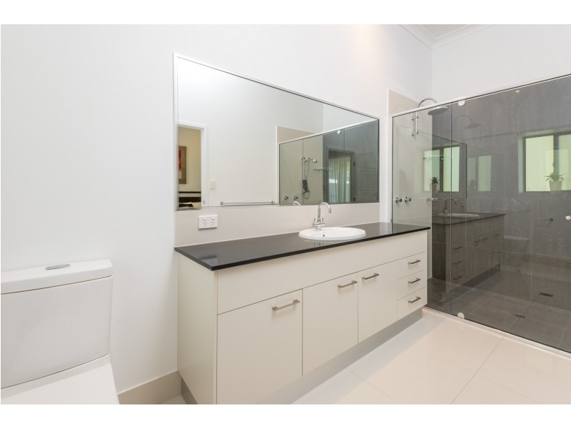 12-14 Lambus St, Palm Cove QLD 4879