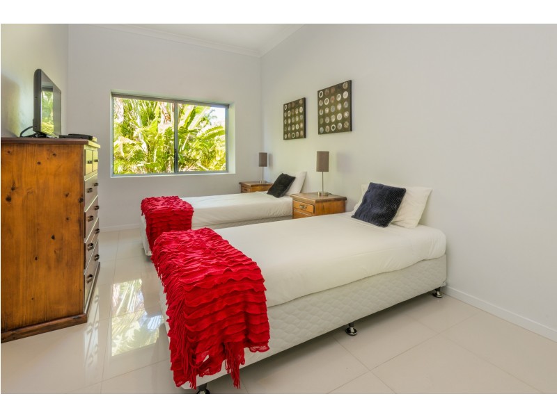 12-14 Lambus St, Palm Cove QLD 4879
