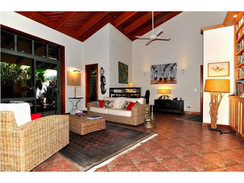 12 Ilse Close, Clifton Beach QLD 4879