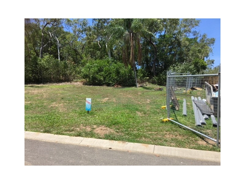 13 Canopy Way, Palm Cove QLD 4879