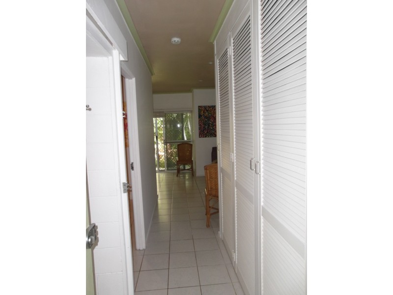 2/20 Amphora St, Palm Cove QLD 4879