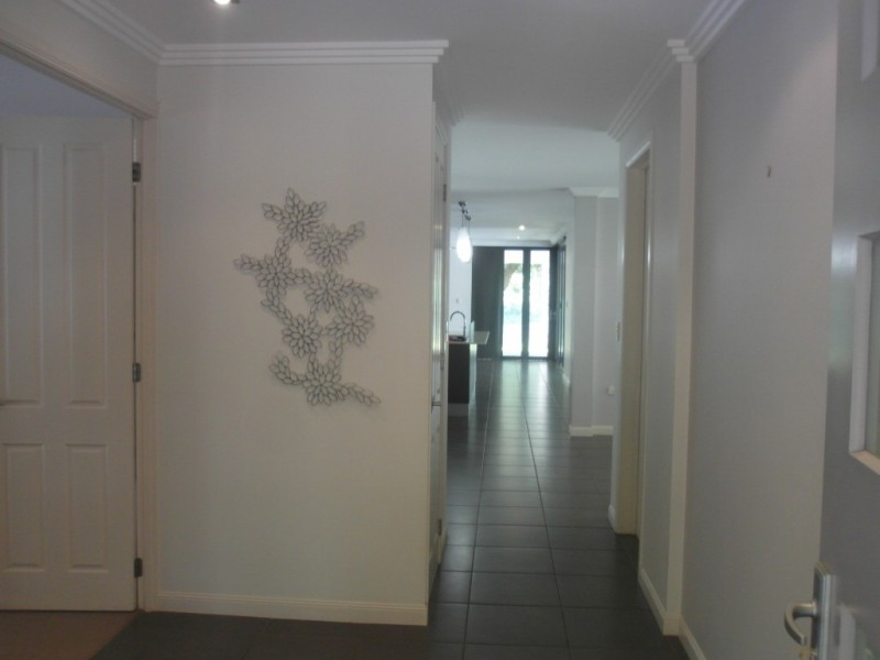 33 Parkinson Ave, Kewarra Beach QLD 4879